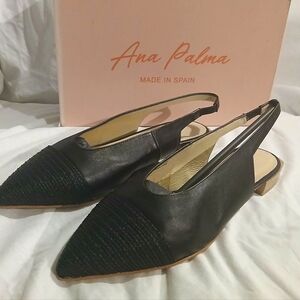 Black Textured Slingback Flats with Pointed Toe